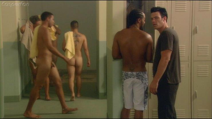 aktorzy17 - Locker Room frontals in Dantes Cove season 3c.JPG