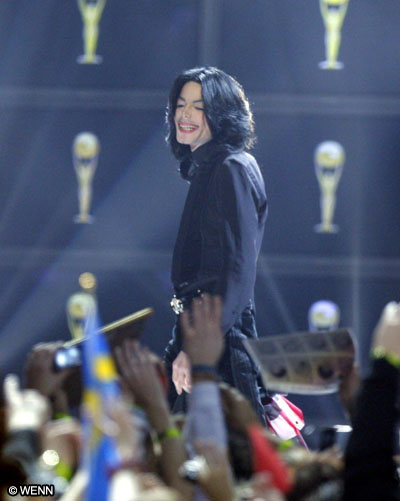 Michael Jackson - michael_jackson_001_122706.jpg