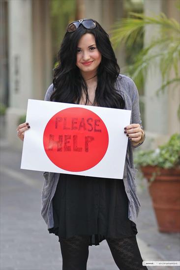Demi Lovato - 16 III 11 14.jpg
