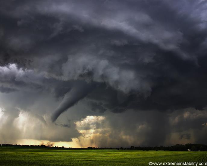 Tapety - Tornado-national-geographic-6968493-1280-1024.jpg