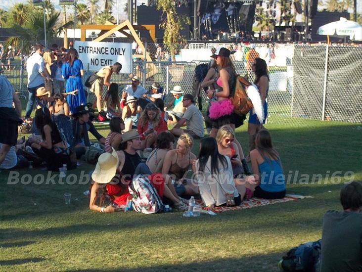 Coachella 2012 - 202098-fee67-54860315-m750x740-u40ff8.jpg