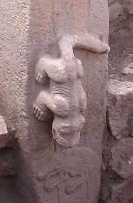 Historia sztuki okresu preh... - PRE-Gbekli-Tepe-stella-4. Filar stela nr 4 paleolitycznej świątyni.jpg