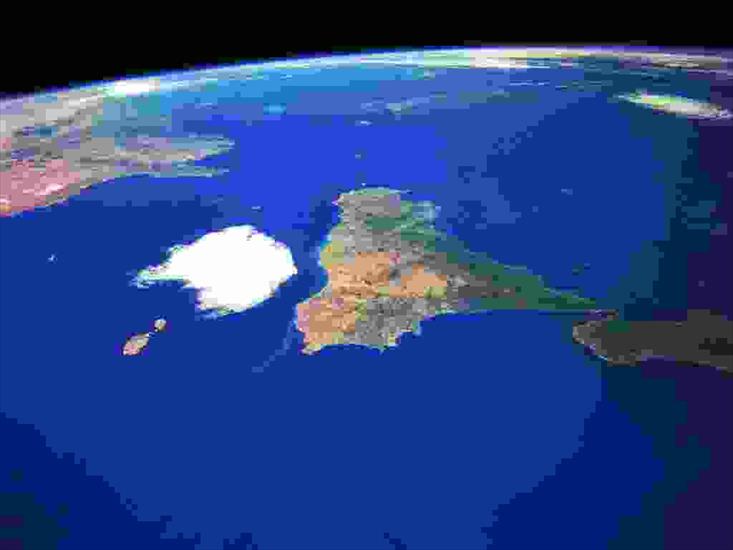 tapety - ziemia z kosmosuNASA.jpg