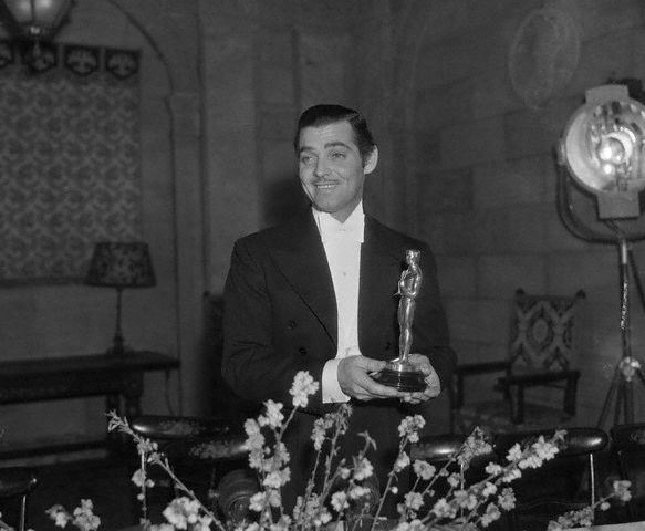 Oscary photo - 1934 Clark Gable  won Oscar as Best Actor for It Happened One Night.jpg